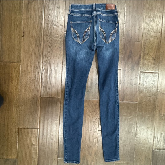 Hollister Mid-Rise Super Skinny Jeans - Picture 2 of 9